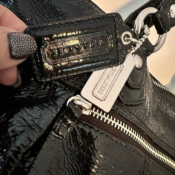 Coach Poppy patent leather handbag - Picture 5 of 6